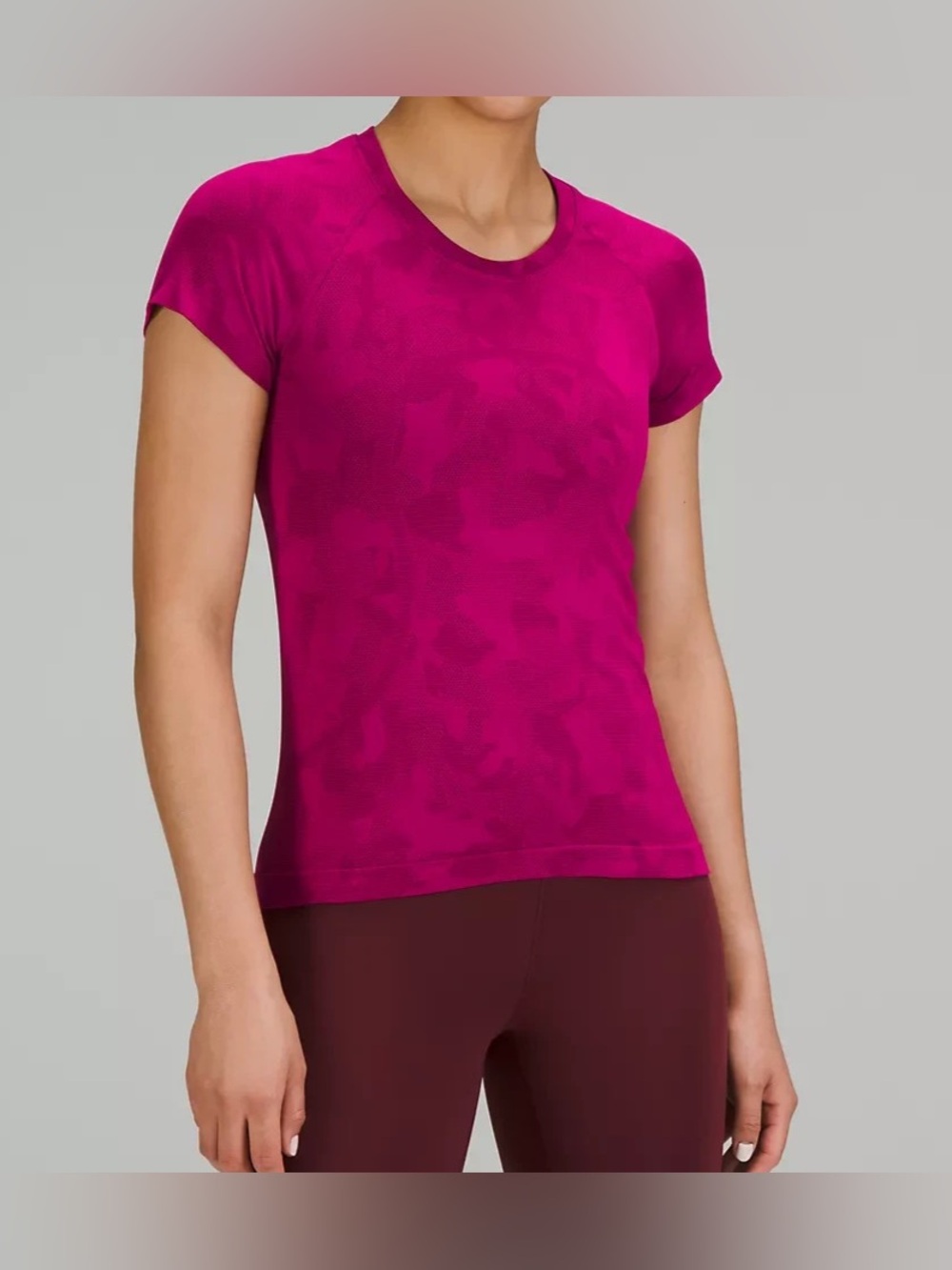 LULULEMON SWIFTLY TECH SHORT SLEEVE 2.0 RACE RABBIT CAMO RASPBERRY
